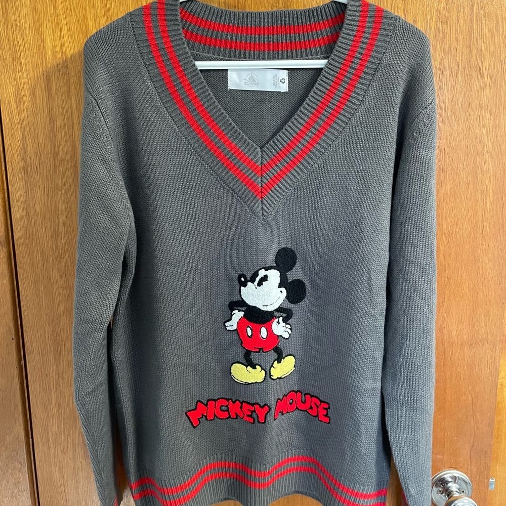Women’s knitted Mickey sweater, Disney Store exclusive, size XL, NWOT